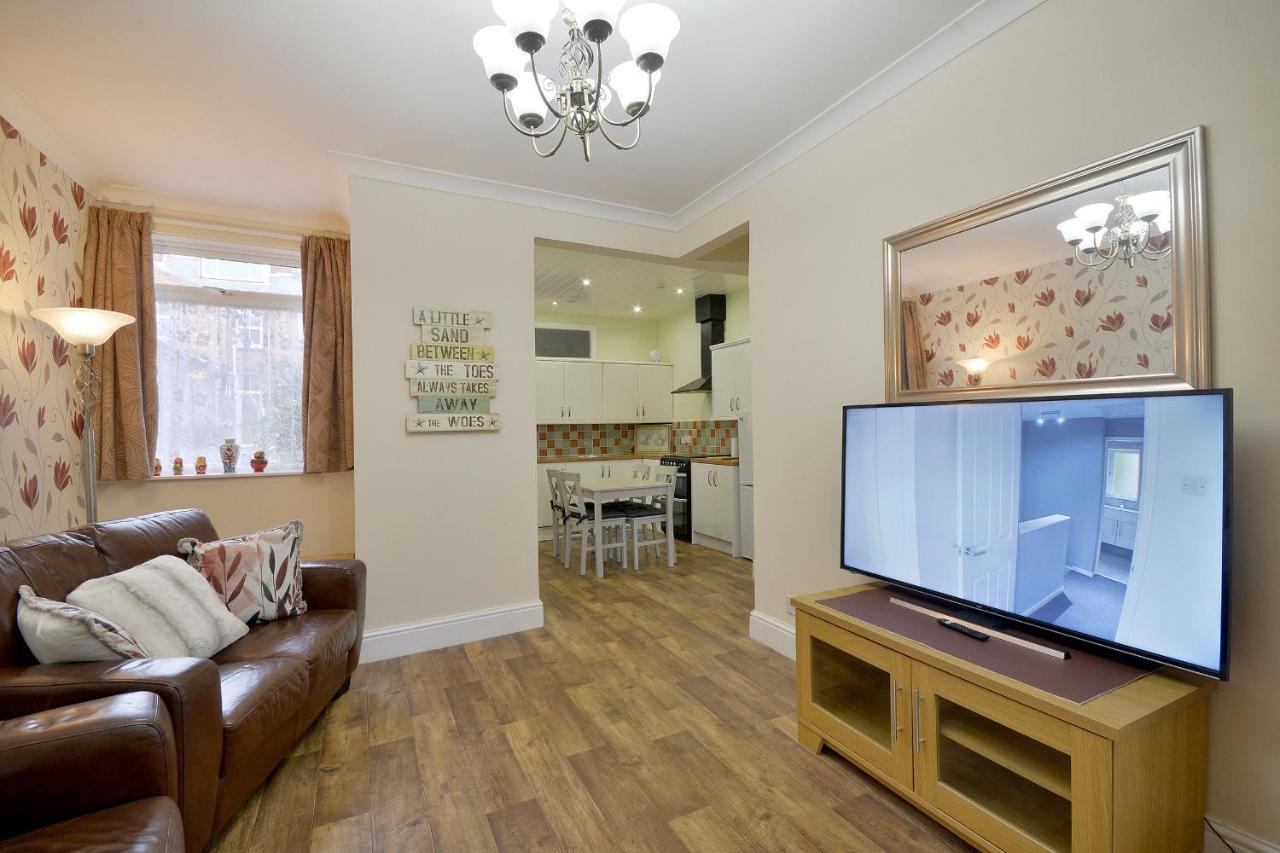 Ground Floor Apartment Up To 6 Guests With Games Chill Out Room Scarborough Exterior foto