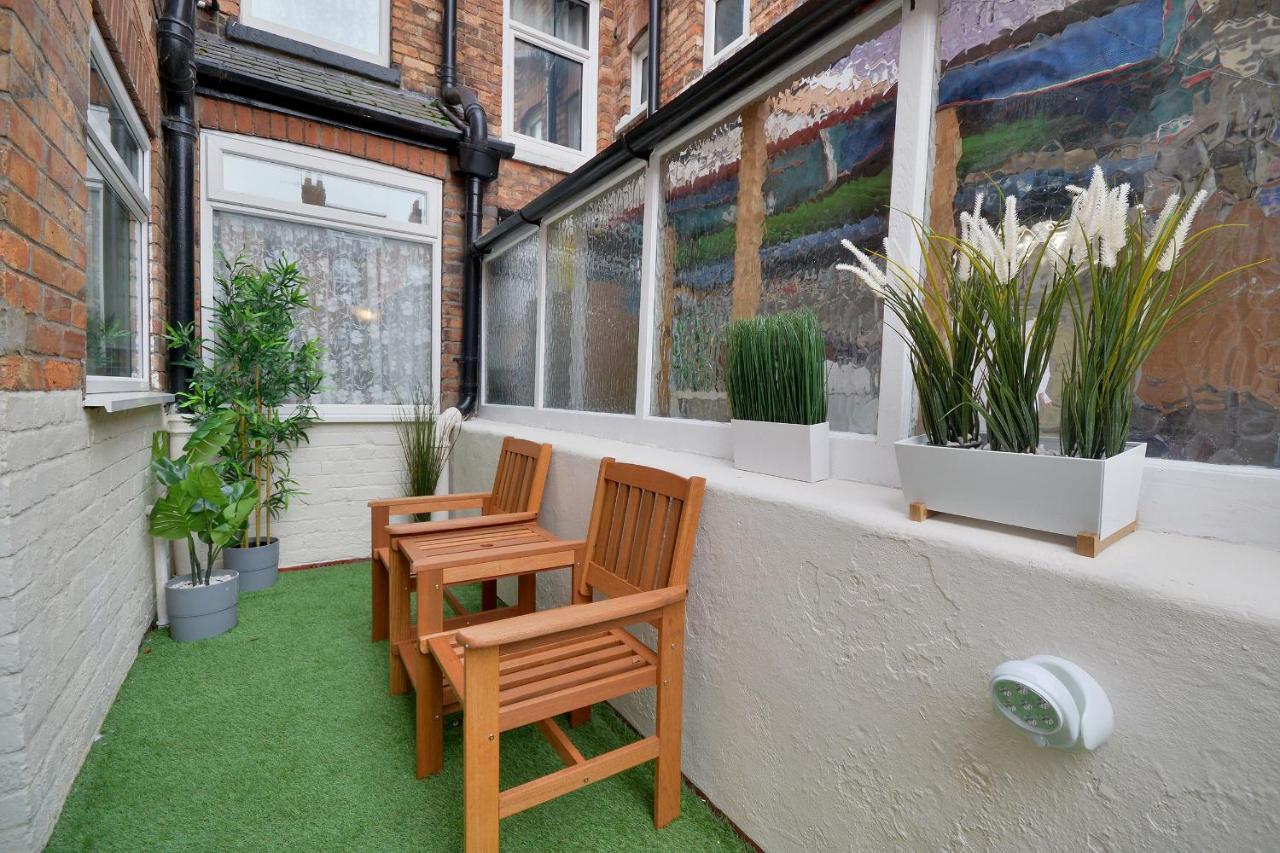 Ground Floor Apartment Up To 6 Guests With Games Chill Out Room Scarborough Exterior foto