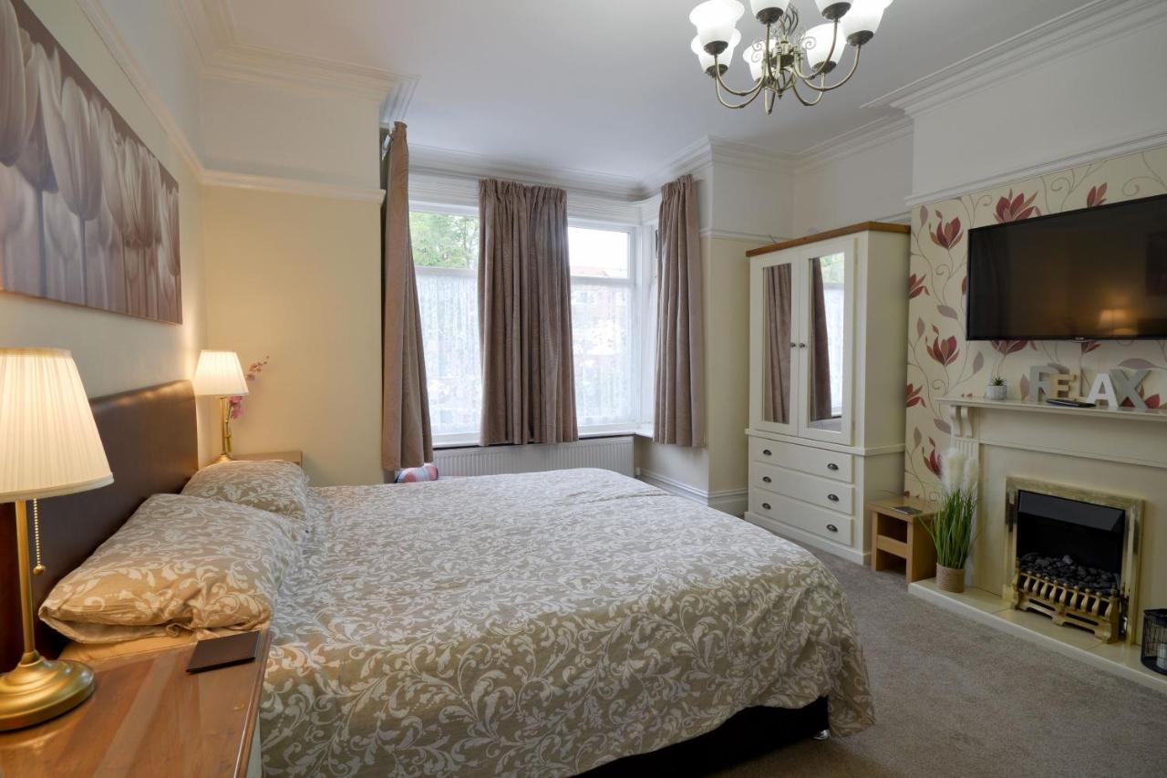 Ground Floor Apartment Up To 6 Guests With Games Chill Out Room Scarborough Exterior foto