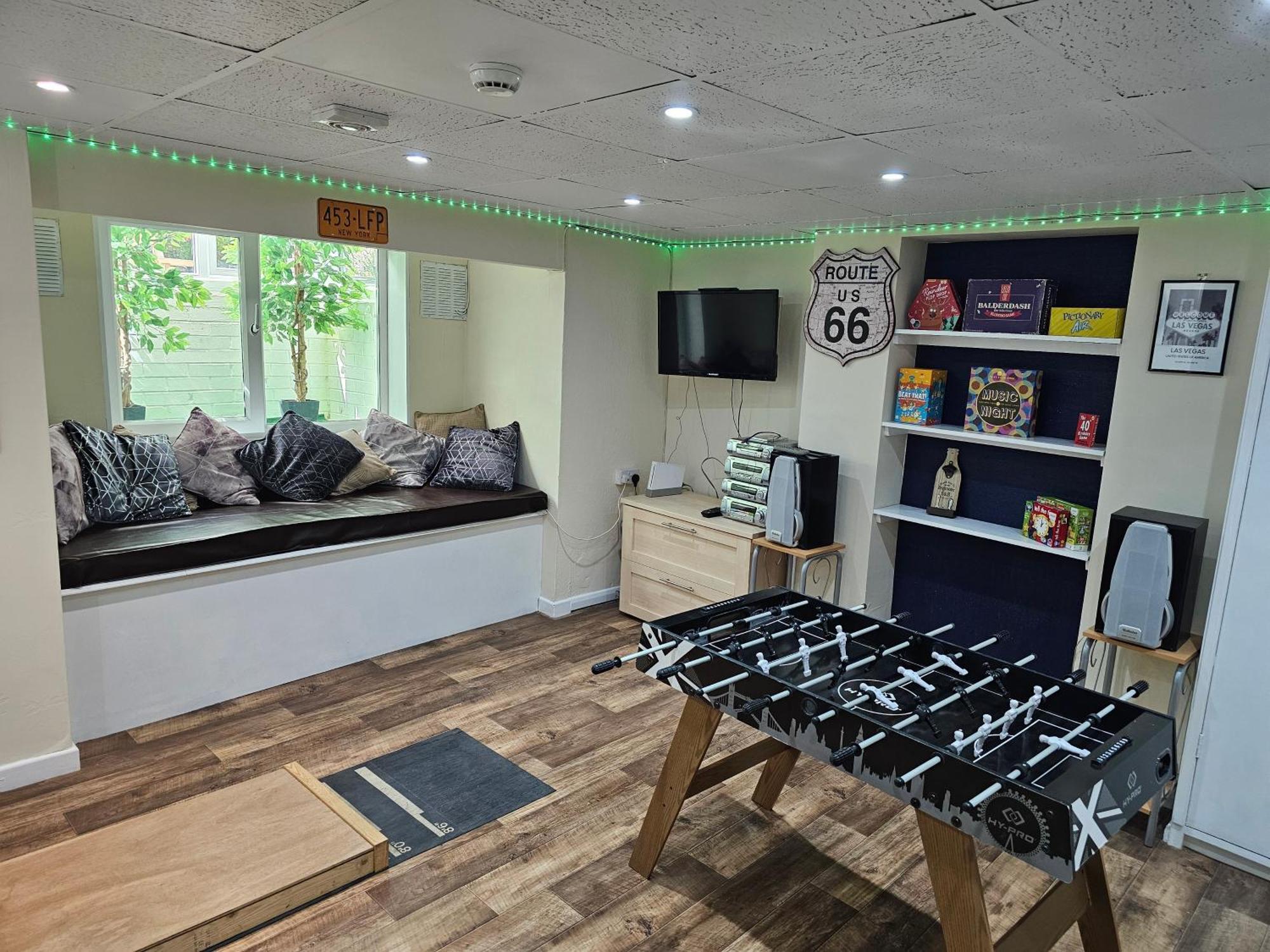 Ground Floor Apartment Up To 6 Guests With Games Chill Out Room Scarborough Exterior foto